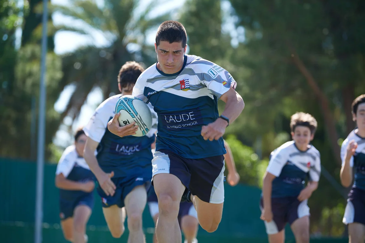 Clubs, deportes y oportunidades internacionales